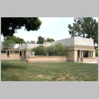 Hollyhock House (1917), Los Angeles, photo Sfoskett, Wikipedia.JPG